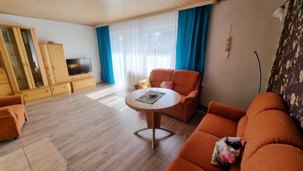 „ostsee“ Ueber Zwei Etagen In *